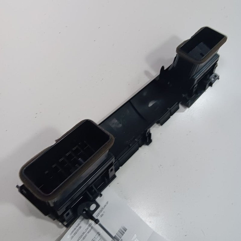 Mitsubishi Outlander Dash Air Vent Right Passenger  2020 2021 2022 202