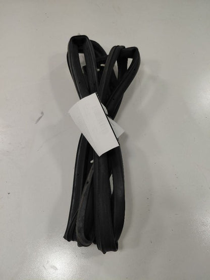 Hyundai Tucson On Door Seal Rubber Left Driver Front  2016 2017 2018