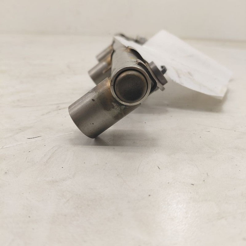 Cadillac CT6 Driver Front Fuel Rail Injection Injector Mount Bar  2018
