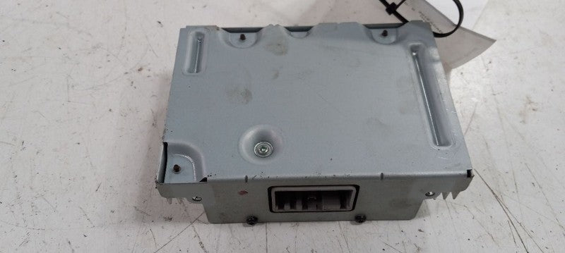 Invert Charger Below Center Console Fits 10-14 LACROSSE OEM