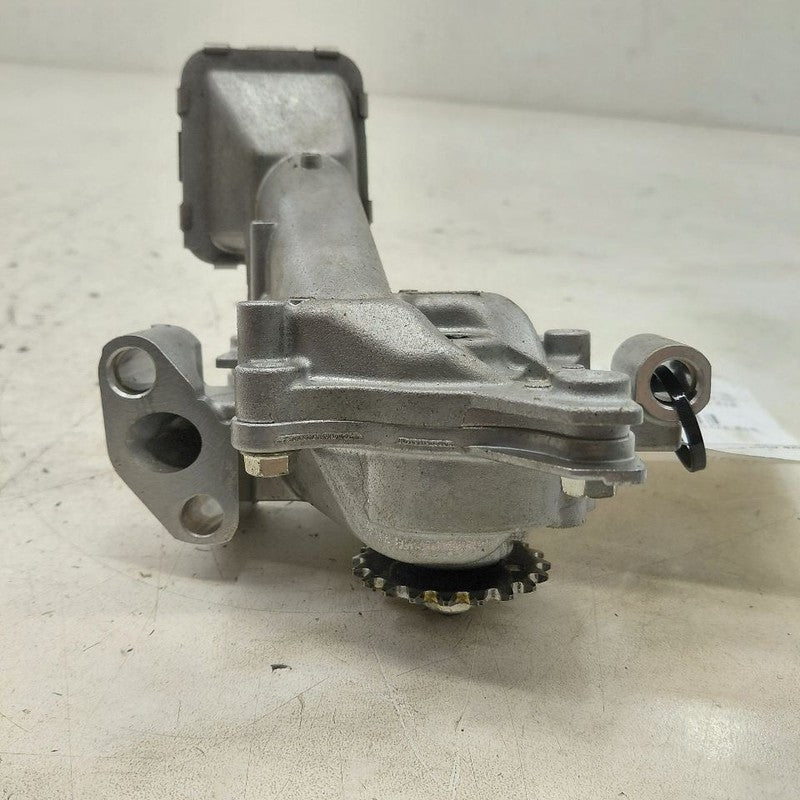 Toyota Prius Engine Oil Pump  1.8 2022 2021 2020