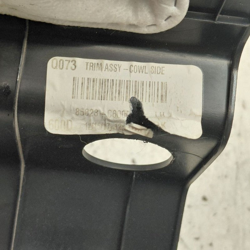 Kia Sorento Kick Panel Trim Left Driver  2018 2017 2016