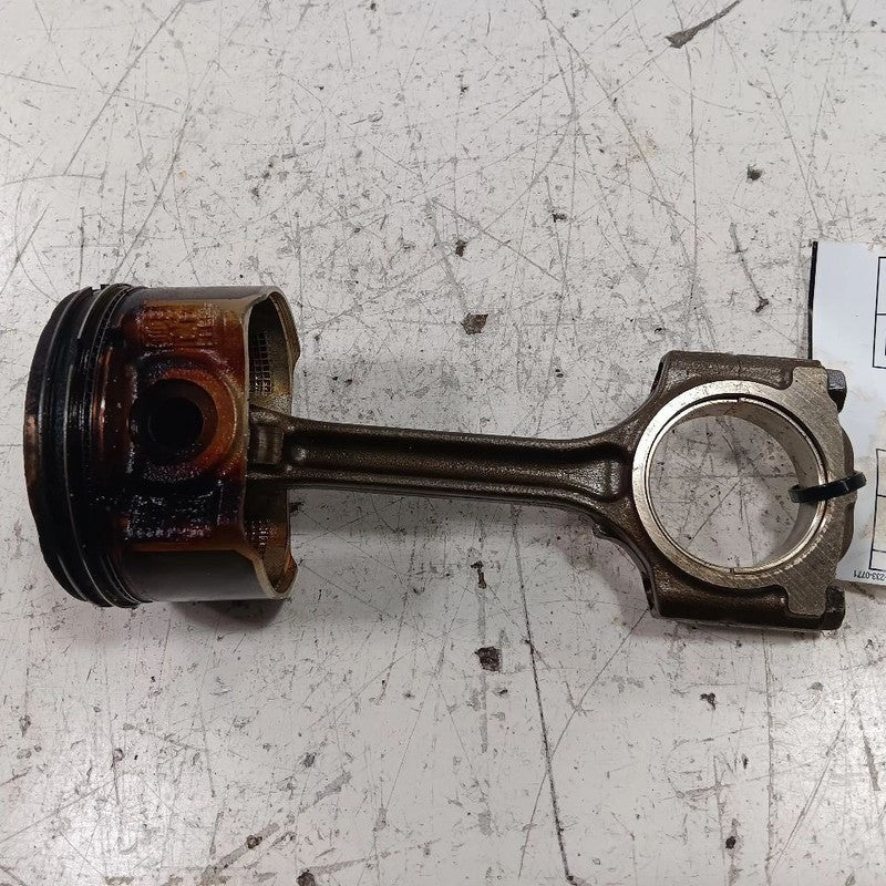 Nissan Kicks Single Piston With Connecting Rod   1.6 2021 2022 2023 2024