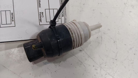 Chevy Traverse Windshield Washer Wash Fluid Reservoir Motor Pump Elect