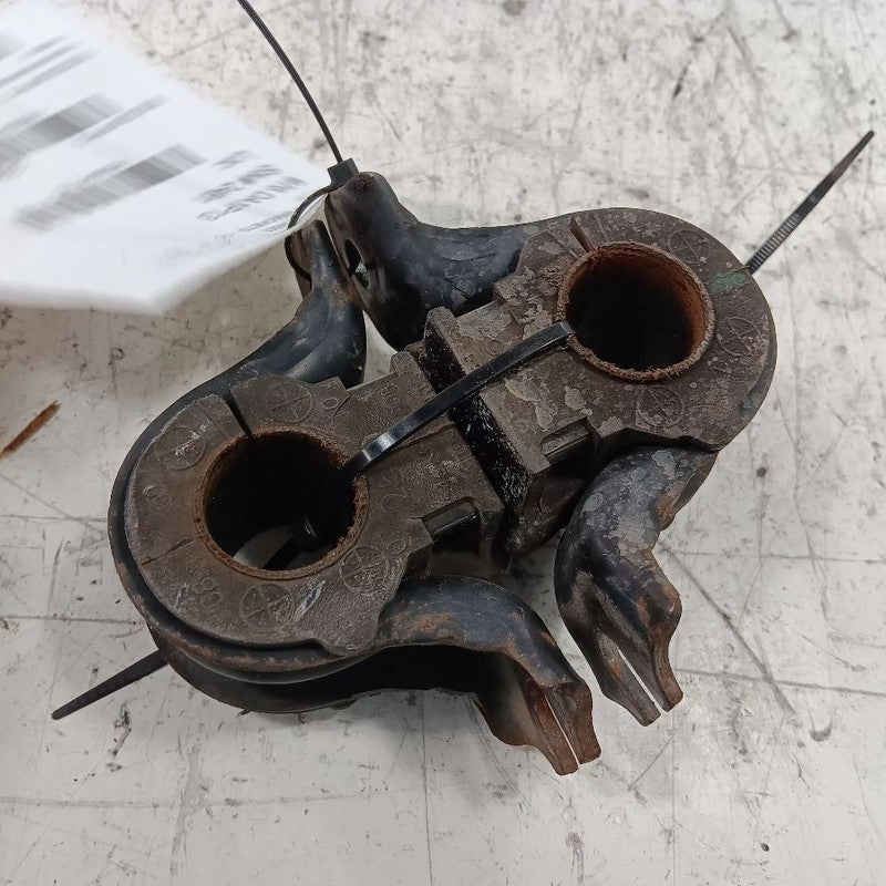 Nissan Maxima Sway Bar Bushing Mounting Bracket 2014 2013 2012 2011 20
