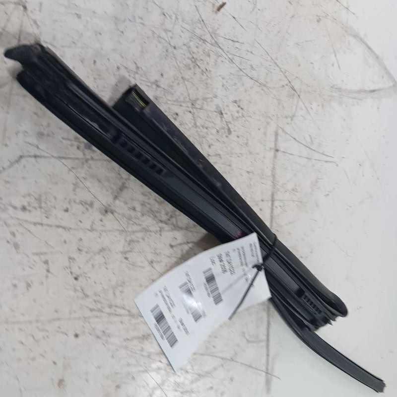Nissan Kicks Door Glass Window Seal Rubber Left Rear Back  2021 2022 2