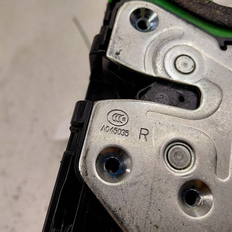 Kia Sorento Door Latch Lock Right Passenger Front  2018 2017 2016
