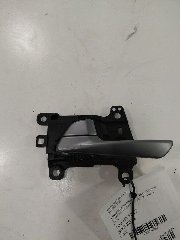 Hyundai Tucson Door Handle Left Driver Front Interior Inside  2016 2017 2018