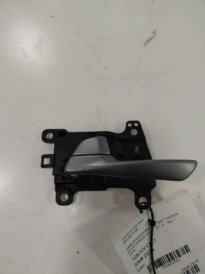 Hyundai Tucson Door Handle Left Driver Front Interior Inside  2016 2017 2018