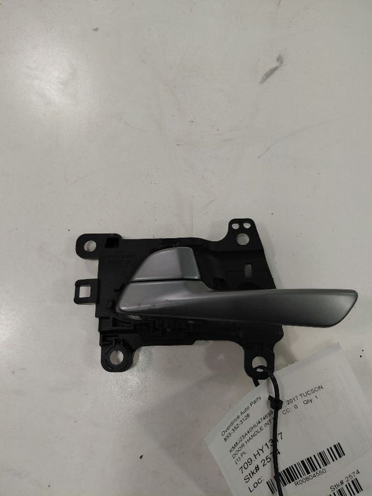 Hyundai Tucson Door Handle Left Driver Front Interior Inside  2016 2017 2018