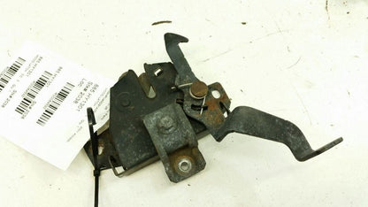2001 Hyundai XG300 Hood Latch 2002 2003 2004 2005