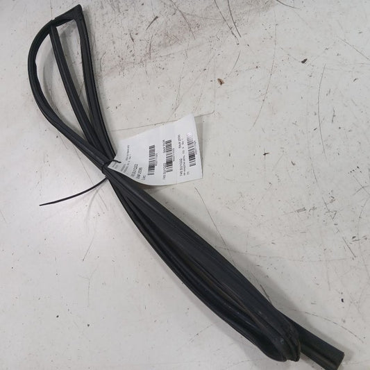 Outback Legacy Door Glass Window Seal Rubber Right Passenger Front 202