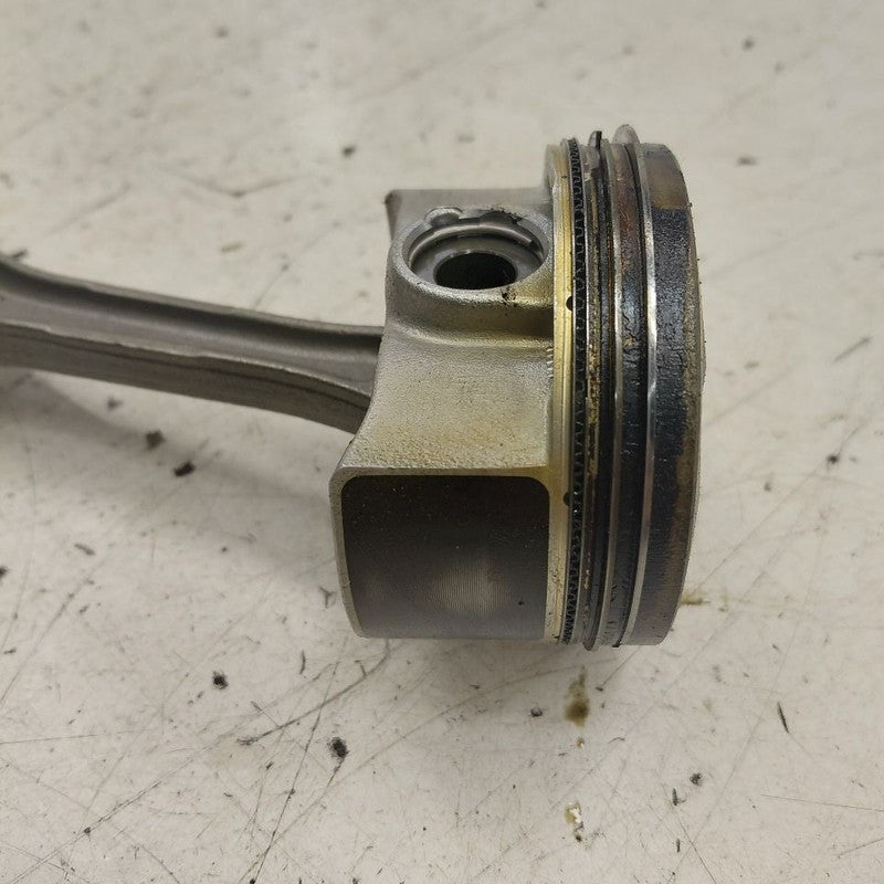 Toyota Prius Single Piston With Connecting Rod   1.8 2022 2021 2020