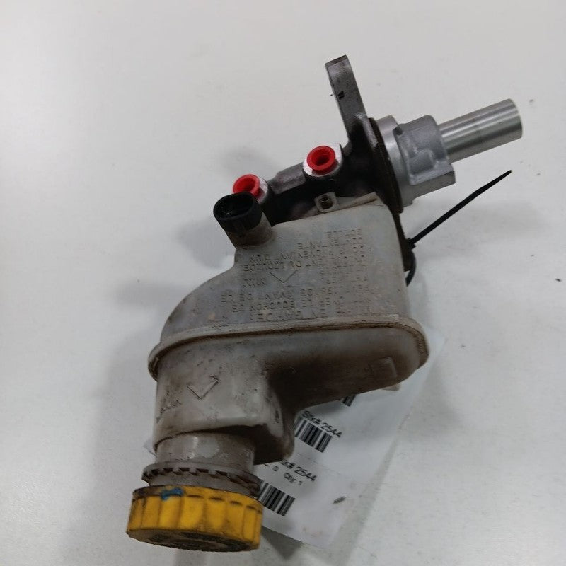 Brake Master Cylinder 2 Door Fits 12-17 FIAT 500