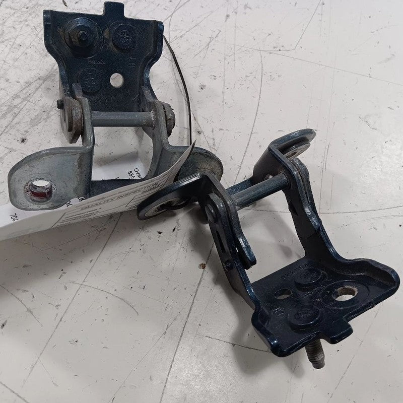 Ford Taurus Door Hinge Set Left Rear  2019 2018 2017 2016 2015 2014 20