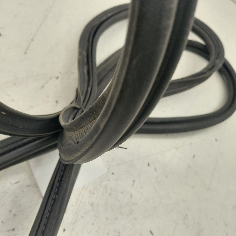 Chevy Trax Trunk Lid Hatch Door Rear Back Rubber Seal  2022 2021