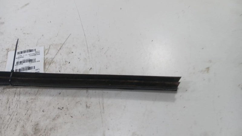 Buick Encore Right Front Weather Strip Interior  2013 2014 2015 2016 O