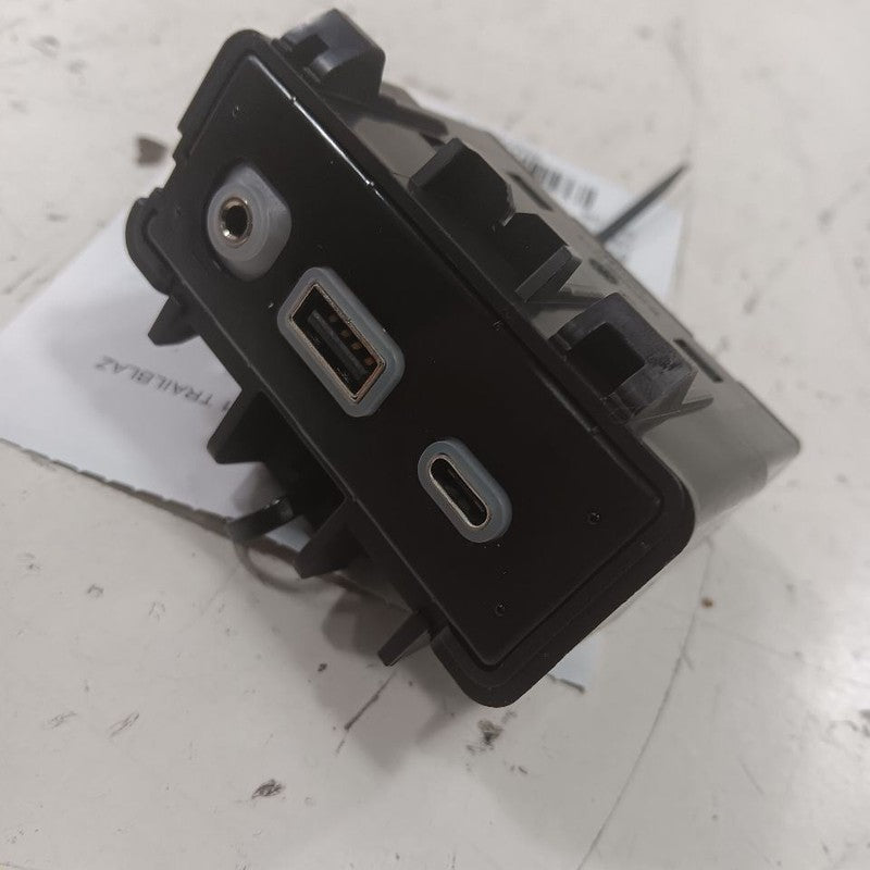 Chevy Trailblazer USB Plug In Hub Port  2021 2022 2023 2024 2025 OEM