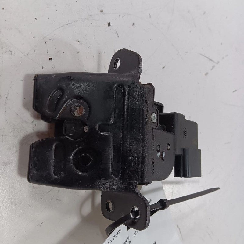 Hyundai Elantra Trunk Latch  2017 2016 2015 2014 2013