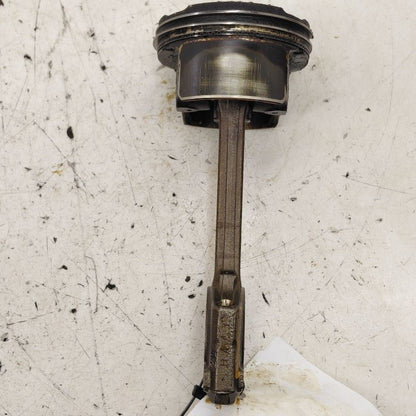 Nissan Versa Note Single Piston With Connecting Rod   1.6 2019 2018 20