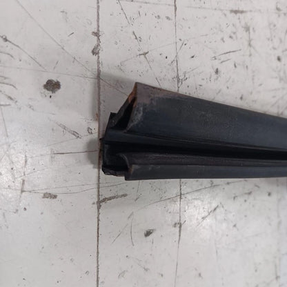 Nissan LEAF Door Glass Window Seal Rubber Right Passenger Rear Back  2