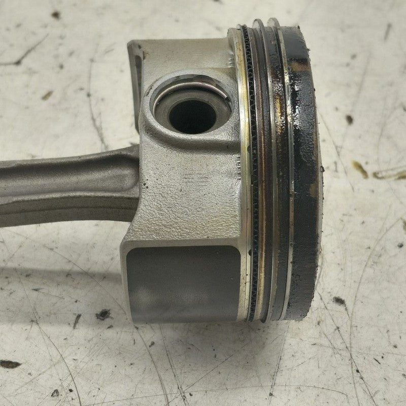 Toyota Prius Single Piston With Connecting Rod   1.8 2022 2021 2020