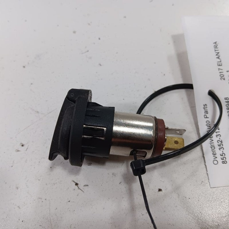 Hyundai Elantra 12V Power Port Socket  2017 2018 2019 2020 OEM