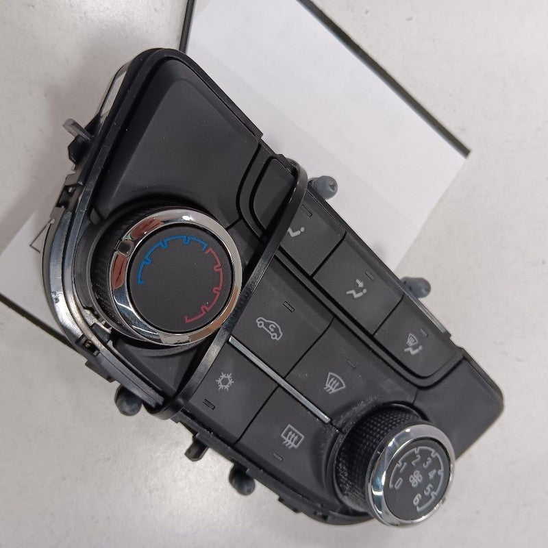 Temperature Control Heat Heater AC Switch Fits 17-22 Buick Encore OEM