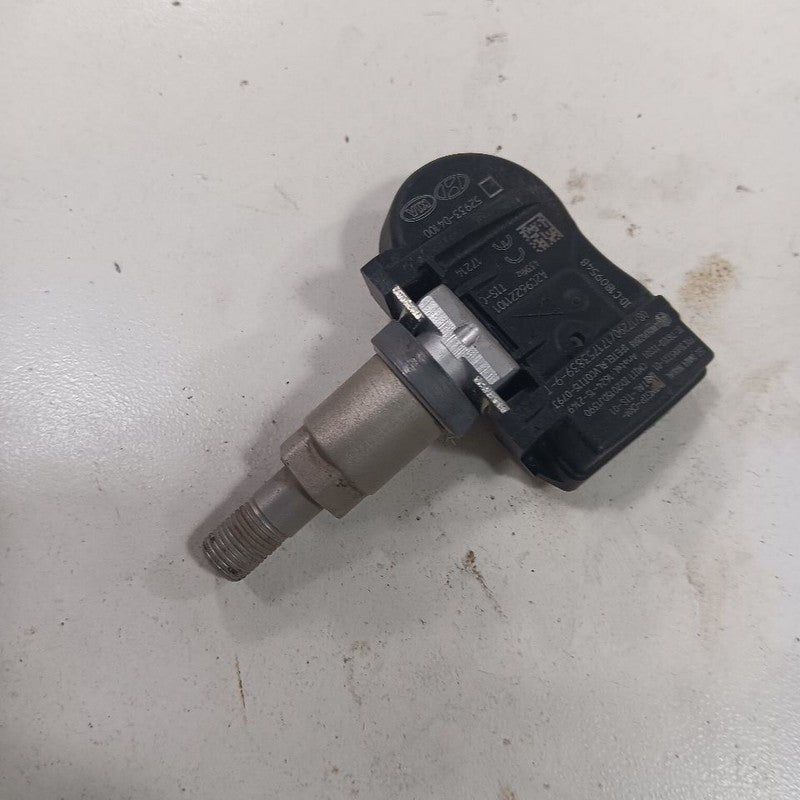 Kia Sorento TPMS Tire Pressure Monitor System Sensor  2018 2017 2016