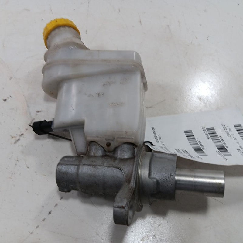 Brake Master Cylinder Fits 19-23 Jeep Renegade OEM