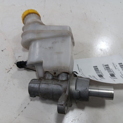 Brake Master Cylinder Fits 19-23 Jeep Renegade OEM