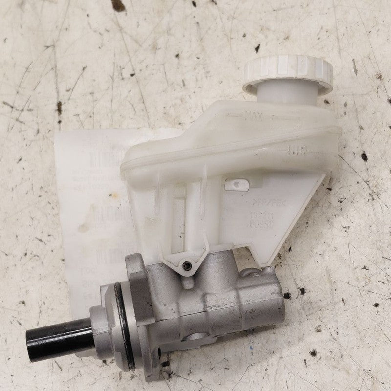 Brake Master Cylinder Fits 14-15 17-24 Mitsubishi Mirage