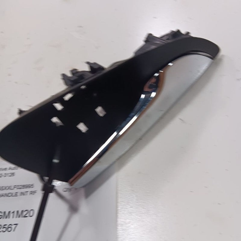 Chevy Malibu Door Handle Right Passenger Front Interior Inside 2019 20