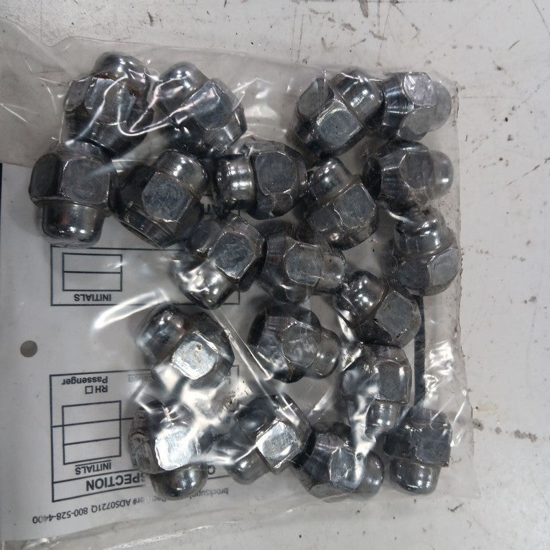 Kia Optima Lug Nut Set  2018 2017 2016 OEM
