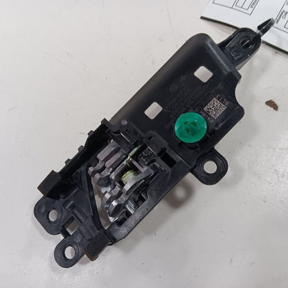 Kia Sportage Door Handle Right Passenger Front Interior Inside  2022 2