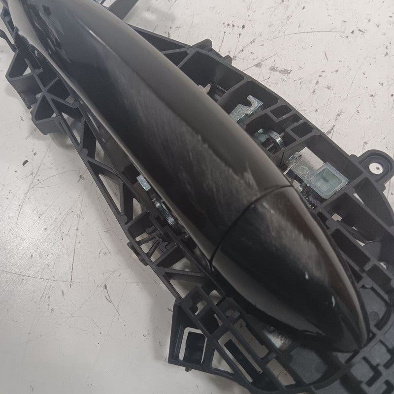 Passenger Right Front Door Handle Exterior Without Opt Ath 16-18 Chevy