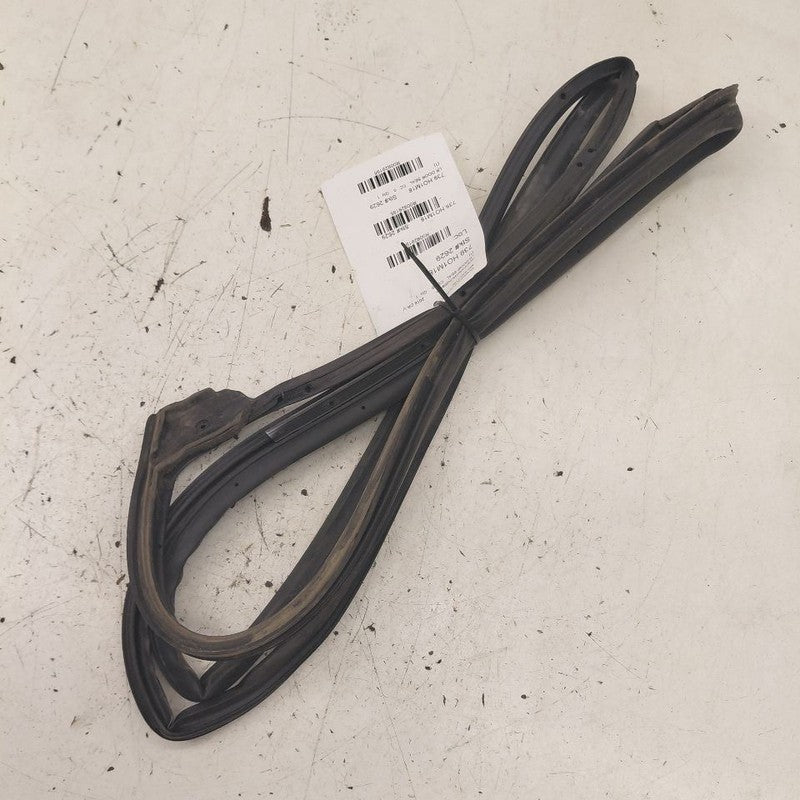 Honda CR-V On Door Seal Rubber Left Driver Rear Back  2019 2018 2017