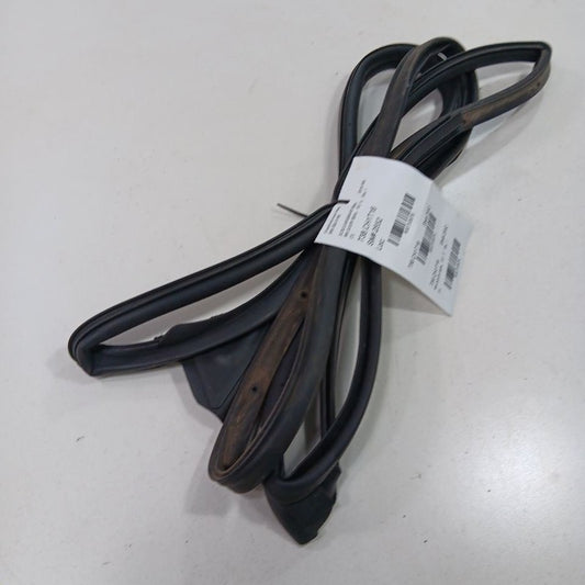 Chrysler 300 On Door Seal Rubber Right Passenger Rear Back  2015 2016 2017 2018 