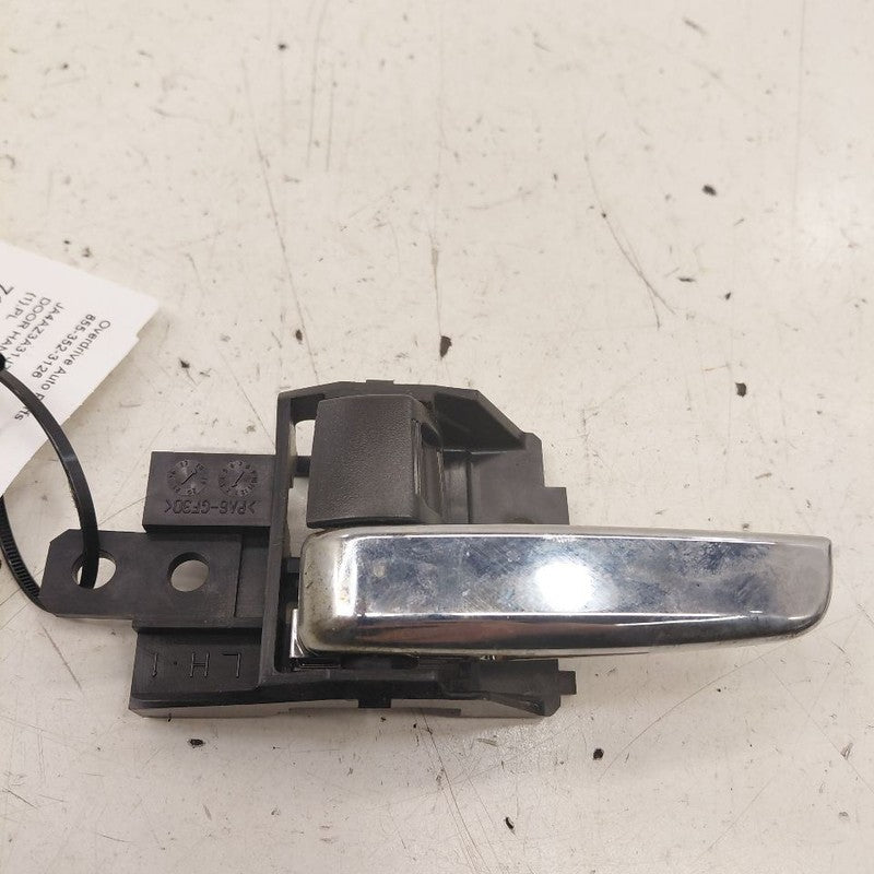 Mitsubishi Outlander   Door Handle Left Driver Rear Interior Inside  2