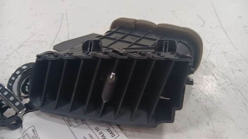 Chrysler 200 Dash Air Vent Center Middle  2015 2016 2017 OEM