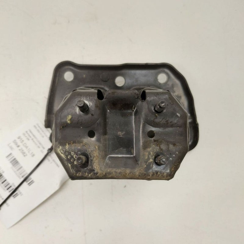 Nissan Maxima Bumper Mount Bracket Right Passenger Side Front 2018 201