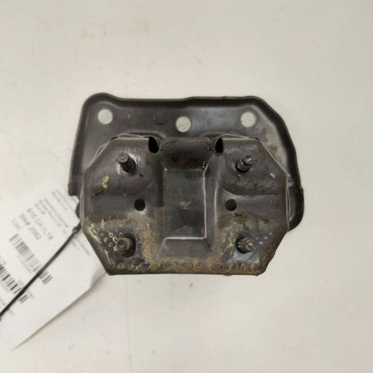 Nissan Maxima Bumper Mount Bracket Right Passenger Side Front 2018 201