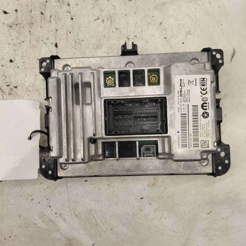 Audio Equipment Radio Display And Receiver Opt Uam 19-20 Jeep Cherokee
