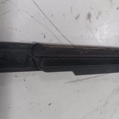 Hyundai Elantra Door Glass Window Weather Strip Trim Front Left Driver  2017 201