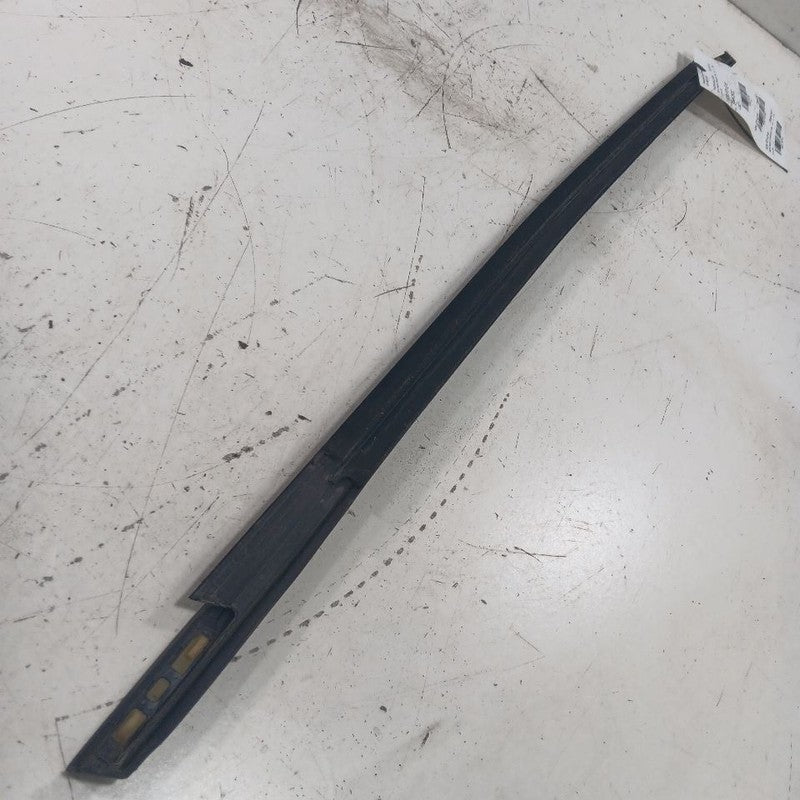 Ford Focus Window Weather Strip Trim Rear Right Passenger Side Back 20