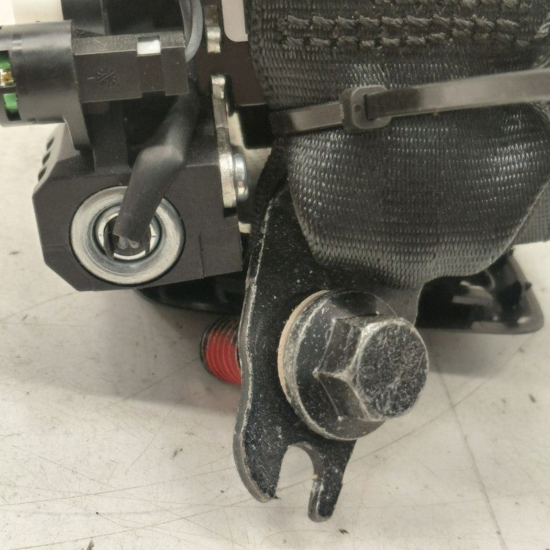 Volvo S60 Seat Belt Strap Retractor Center Middle Rear Back  2018 2017