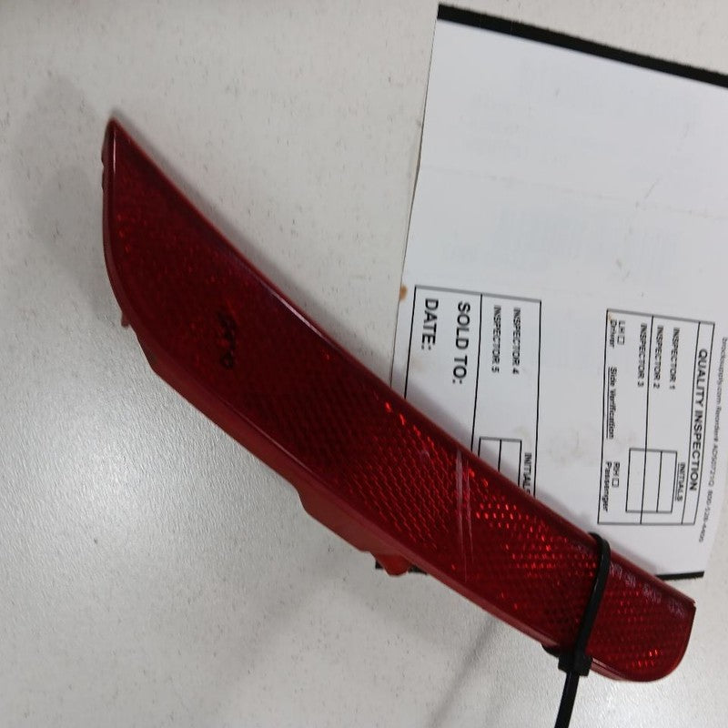 Chrysler 300 Passenger Right Rear Marker Light Lamp  2015 2016 2017 2018 2019