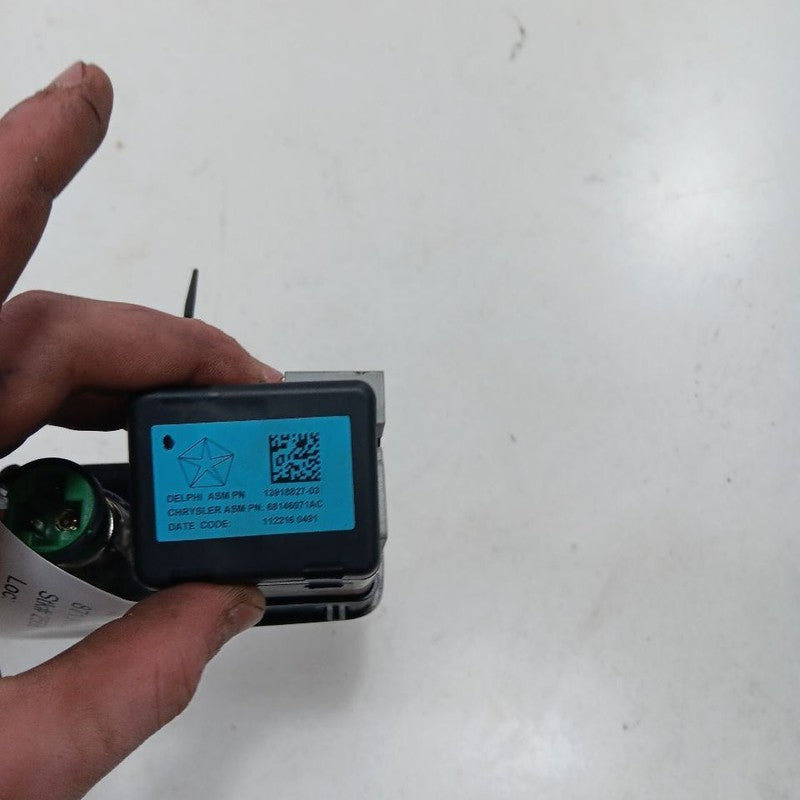 Jeep Cherokee USB Plug In Hub Port  2015 2016 2017 OEM