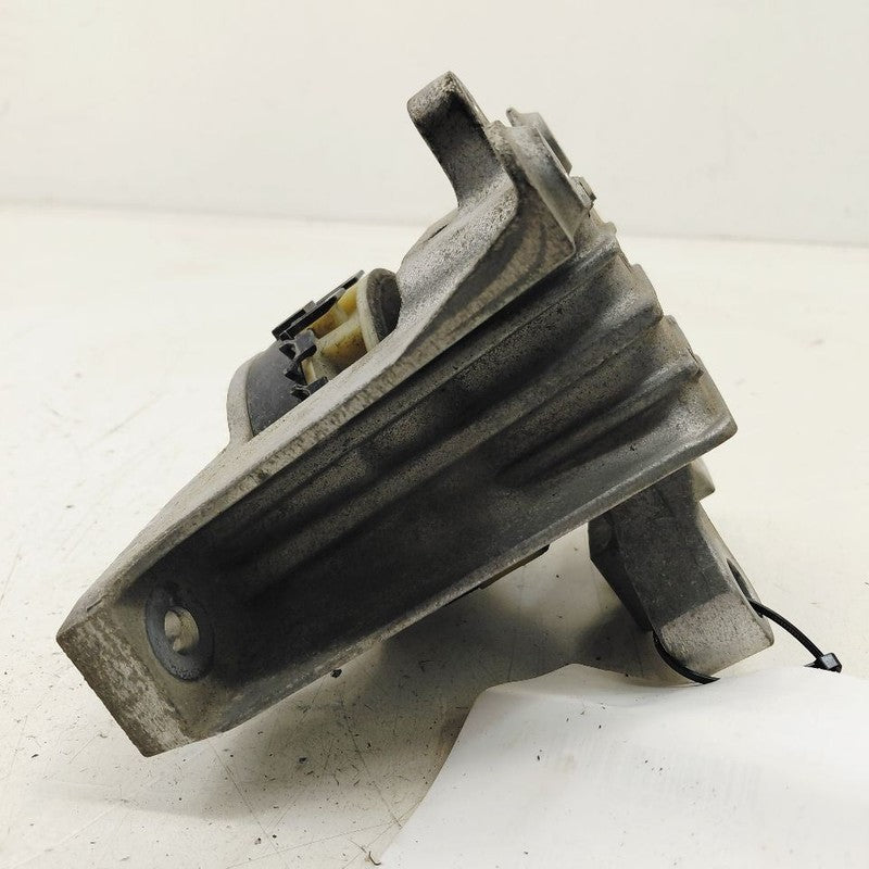 Buick Encore GX Engine Motor Mount Bracket Right Passenger  2020 2021 