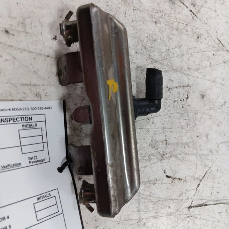 Subaru Forester Passenger Right Side Fuel Rail Injection Injector Moun